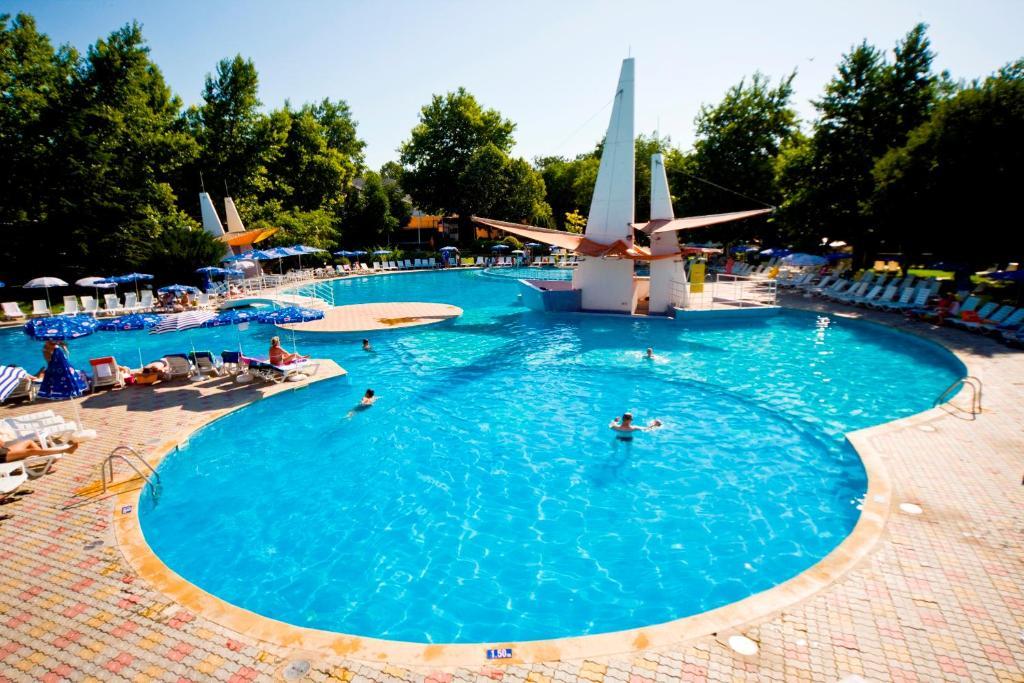 Ralitsa Aquaclub 4*